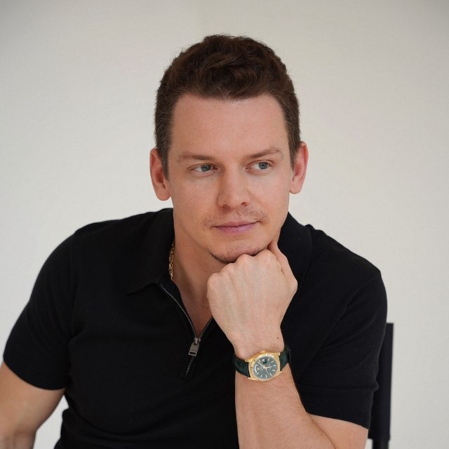 Александр Истомин